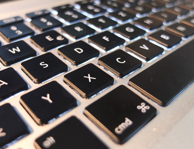 Réduire l’impact environnemental : pourquoi se tourner vers un revendeur informatique