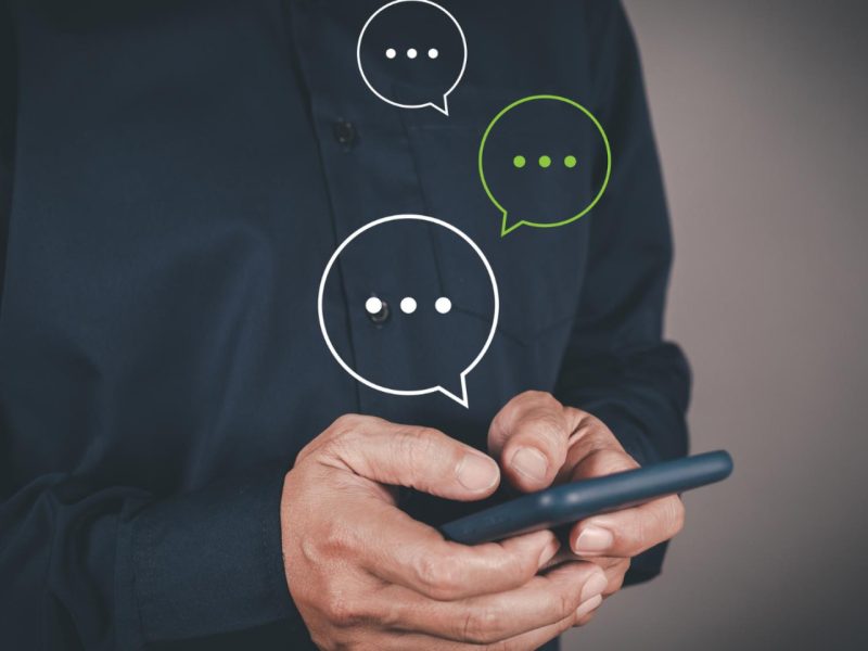 SMS marketing vs email marketing : lequel est le plus performant ?
