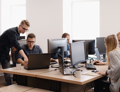 Entreprise informatique à Angers : comment bien choisir son prestataire ?