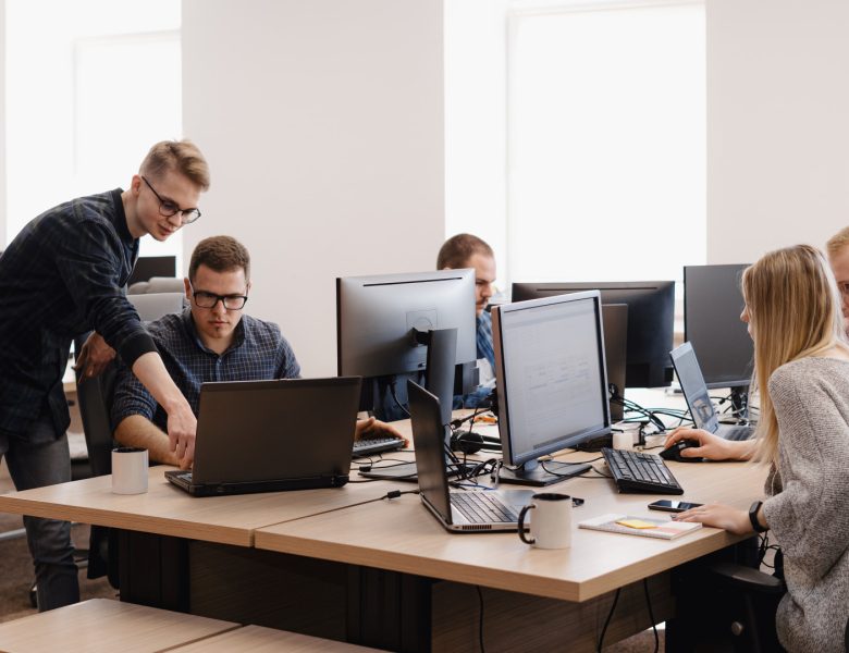 Entreprise informatique à Angers : comment bien choisir son prestataire ?